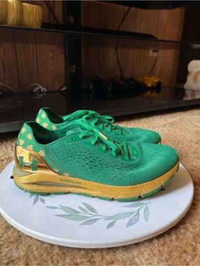Under Armour Womens 9.5 Notre Dame Fighting Irish HOVR Sonic 3 Running Shoes.
